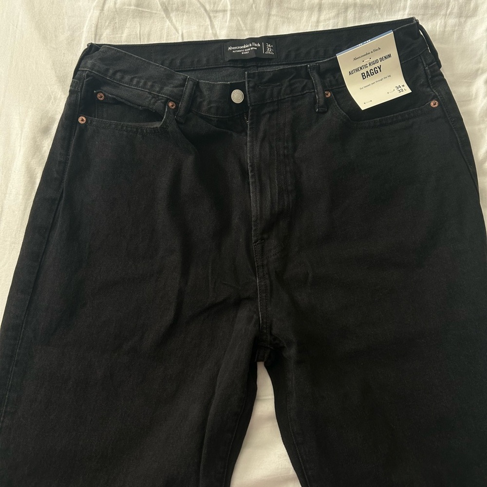 Black abercrombie men’s jeans